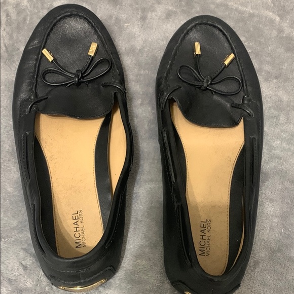 Michael Kors Elegant Black Loafers for Women - Picture 1 of 2